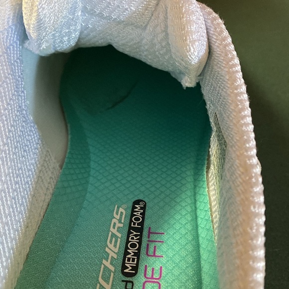 Sketcher's D-Lites Slip-on's - Picture 5 of 8